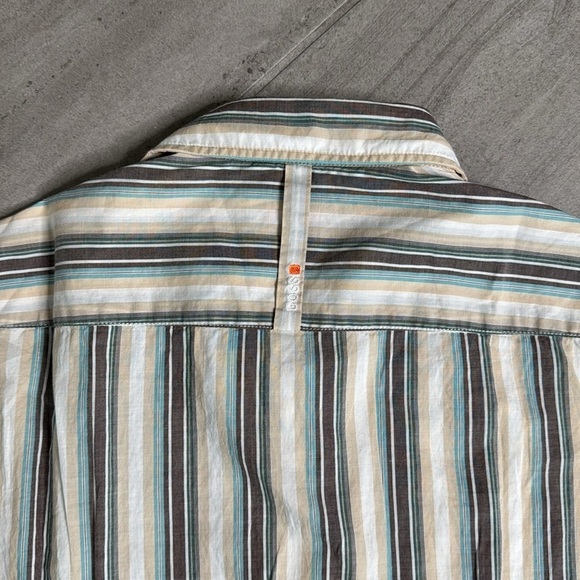 Hugo Boss Brown and Blue Casual Button Down Shirt - Picture 9 of 9